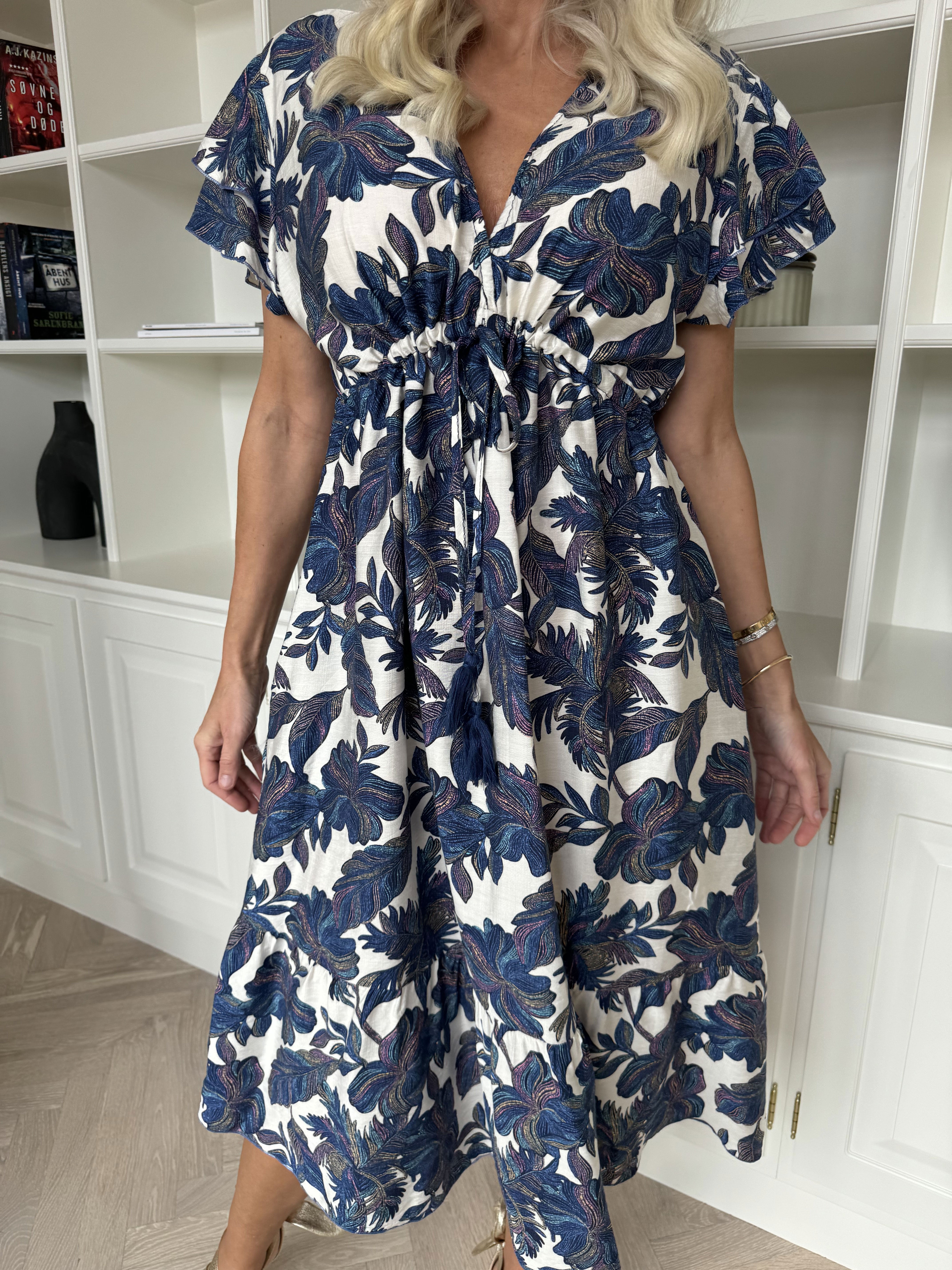 Nala - Tunikaklänning i viskos med knytband under bröstet